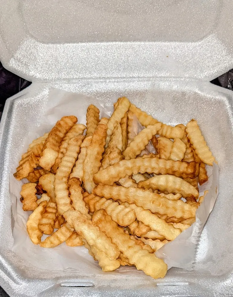 Cheeseburger Deluxe w French Fries